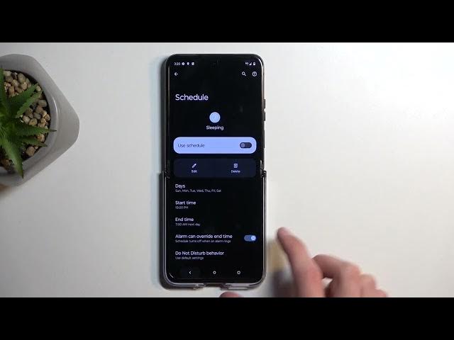 Video thumbnail for How to Enable Do Not Disturb Mode on MOTOROLA Razr 40 Ultra?
