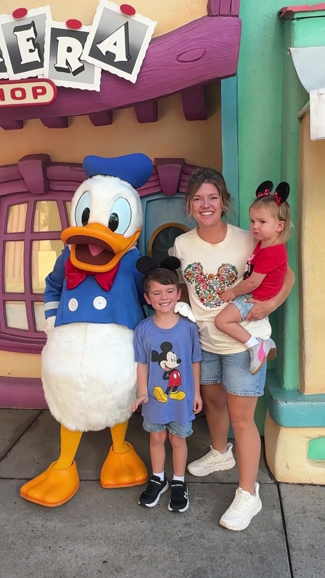 Video thumbnail for Youngest person to visit every Disney theme park
