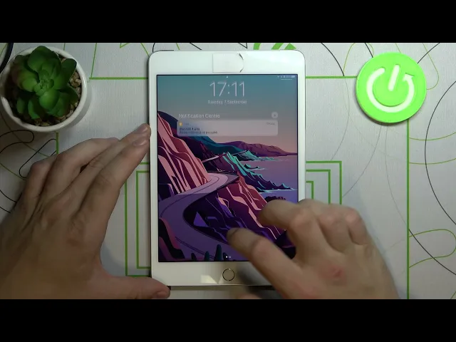 Video thumbnail for APPLE iPad Mini 4 – Turn On and Deactivate Lock Screen Sound in Main Settings