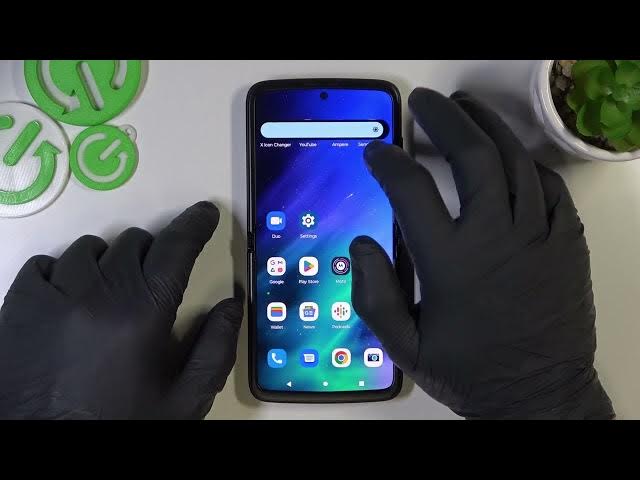Video thumbnail for Motorola Razr 2022 - How To Change Display Brightness