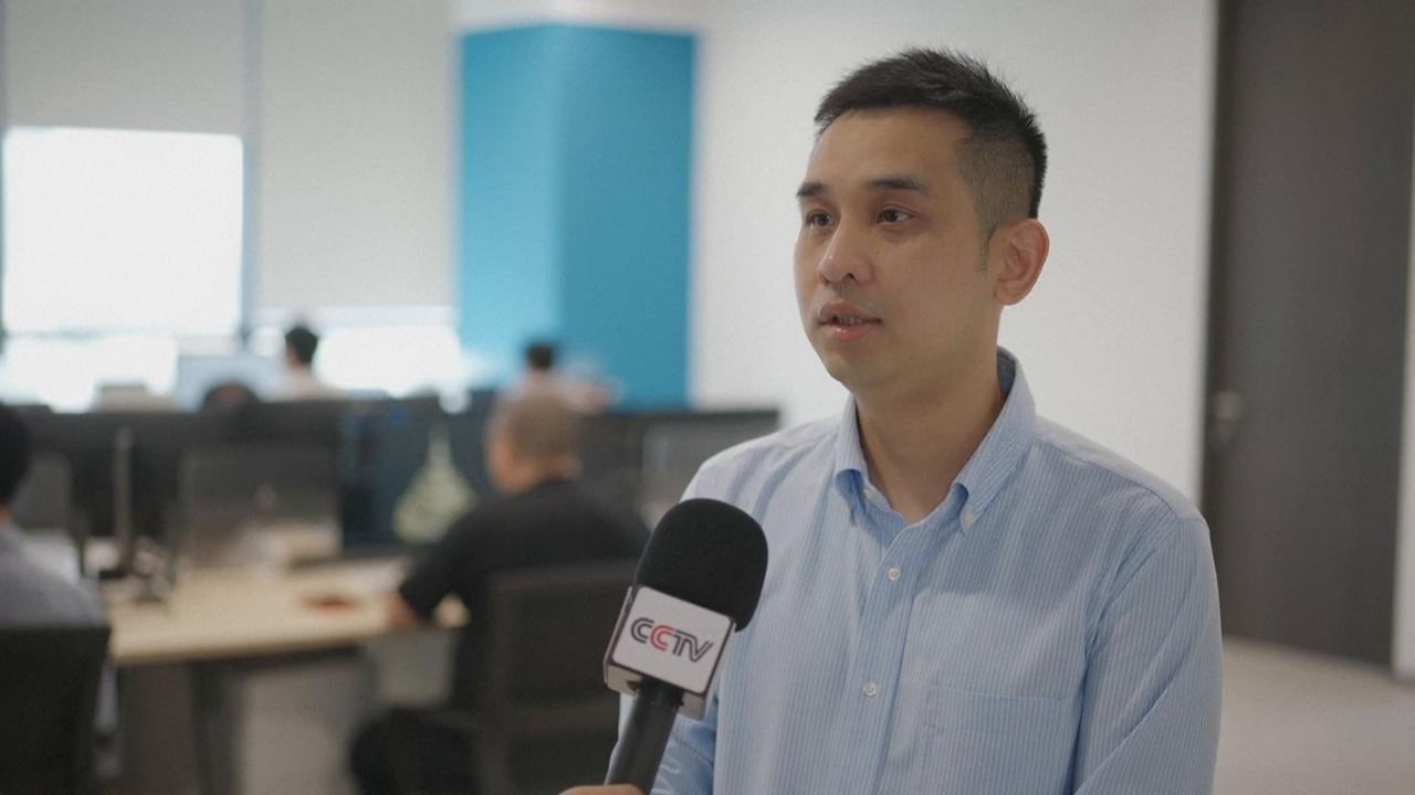 Video thumbnail for China: AI-related products, services become new driver for China’s foreign trade growth.