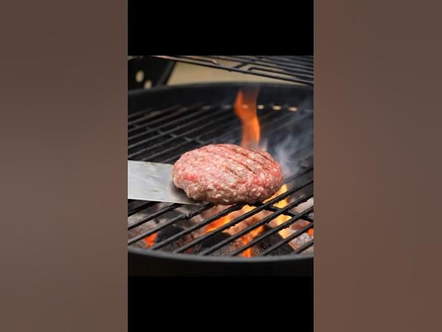 Video thumbnail for I put the burger in ice cubes and this is what happened #Burger #Experiment #Recipe