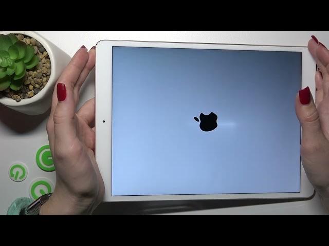 Video thumbnail for How to Power On the iPad Pro 12.9' 2017