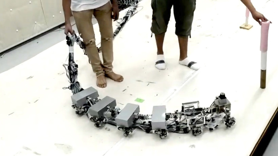 Video thumbnail for Centipede-inspired robot tackles a key robotics hurdle with space and lifesaving promise.
