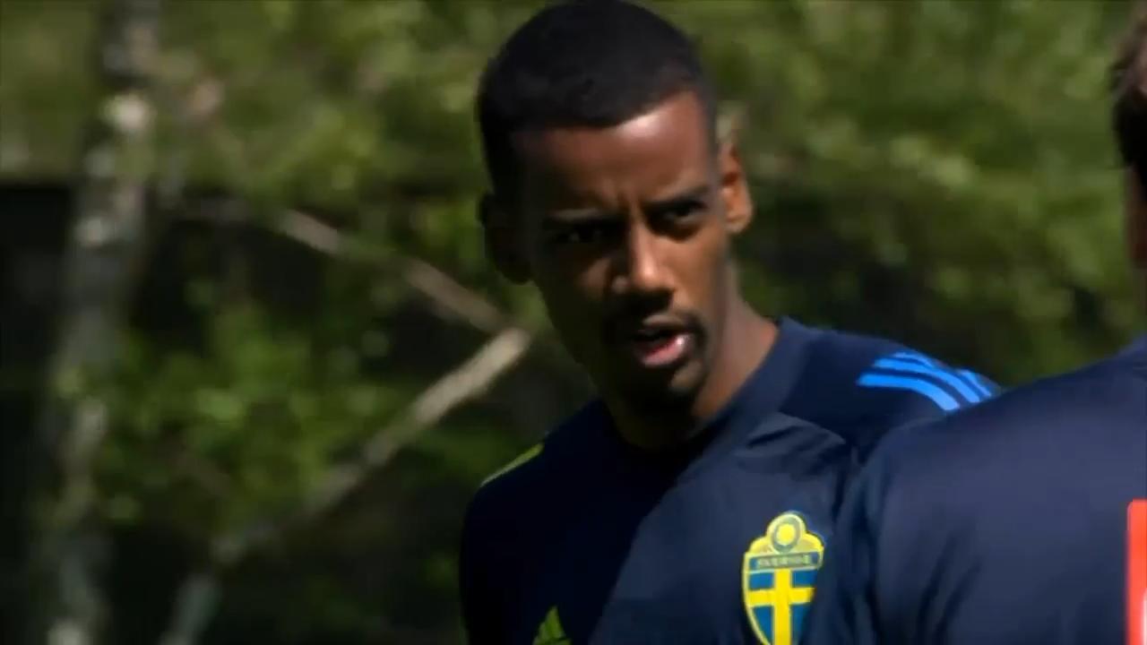 'Video thumbnail for Liverpool agree £125m fee for Isak - a British record'