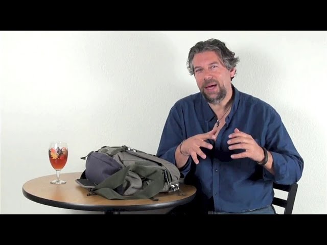 Video thumbnail for STM Trust Medium Laptop Messenger Bag Review