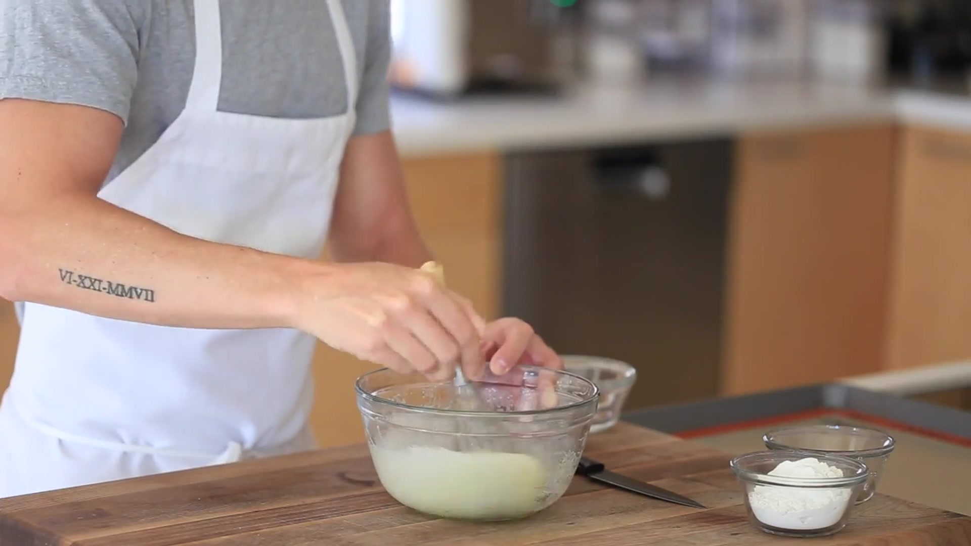 'Video thumbnail for Mini Hot Chocolate Cookie Cups'