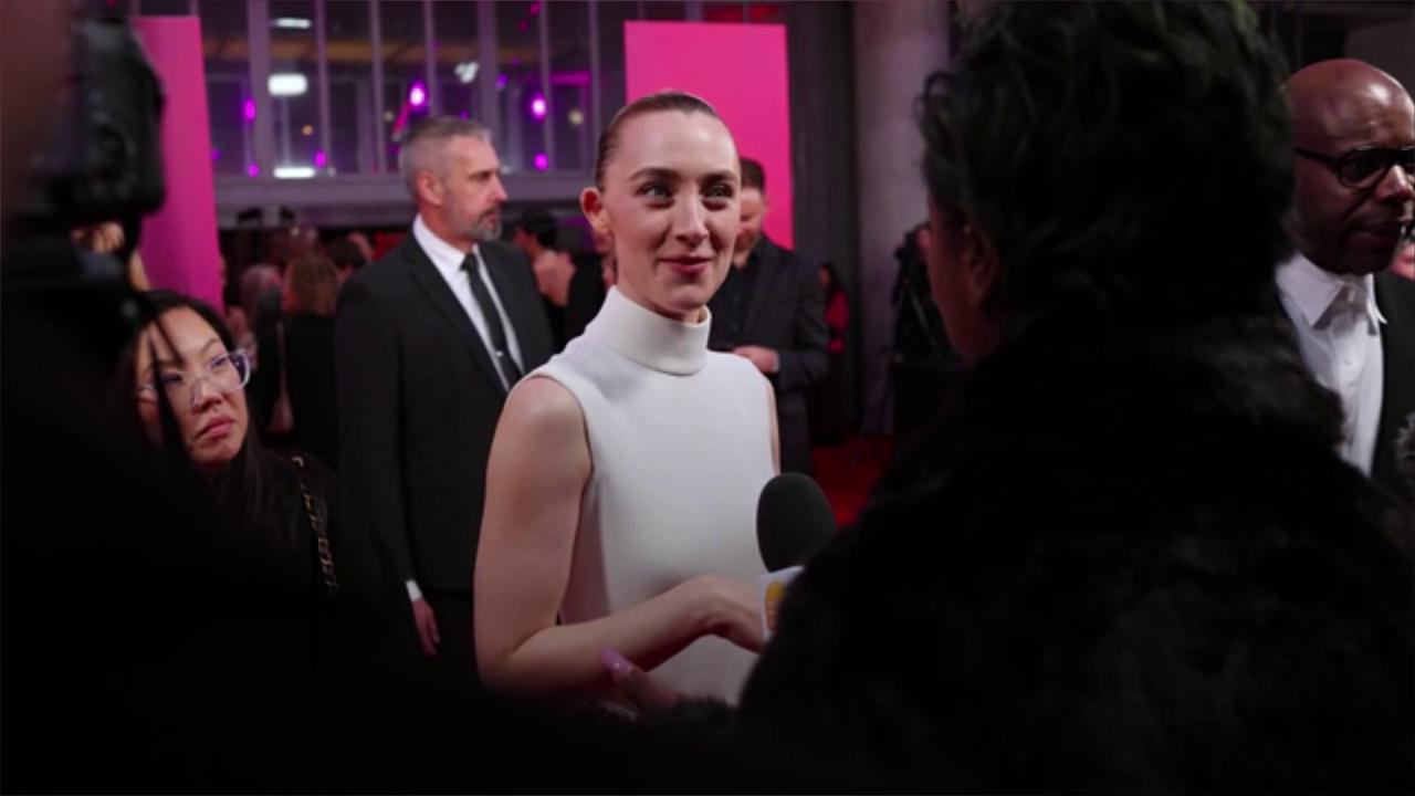 Video thumbnail for Saoirse Ronan keen to direct feature after premiering short film.
