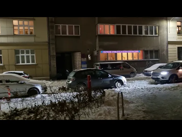 Video thumbnail for Samsung Galaxy S21 - Night Video Sample in FHD 30FPS | Wide Angle Lens (Handheld)