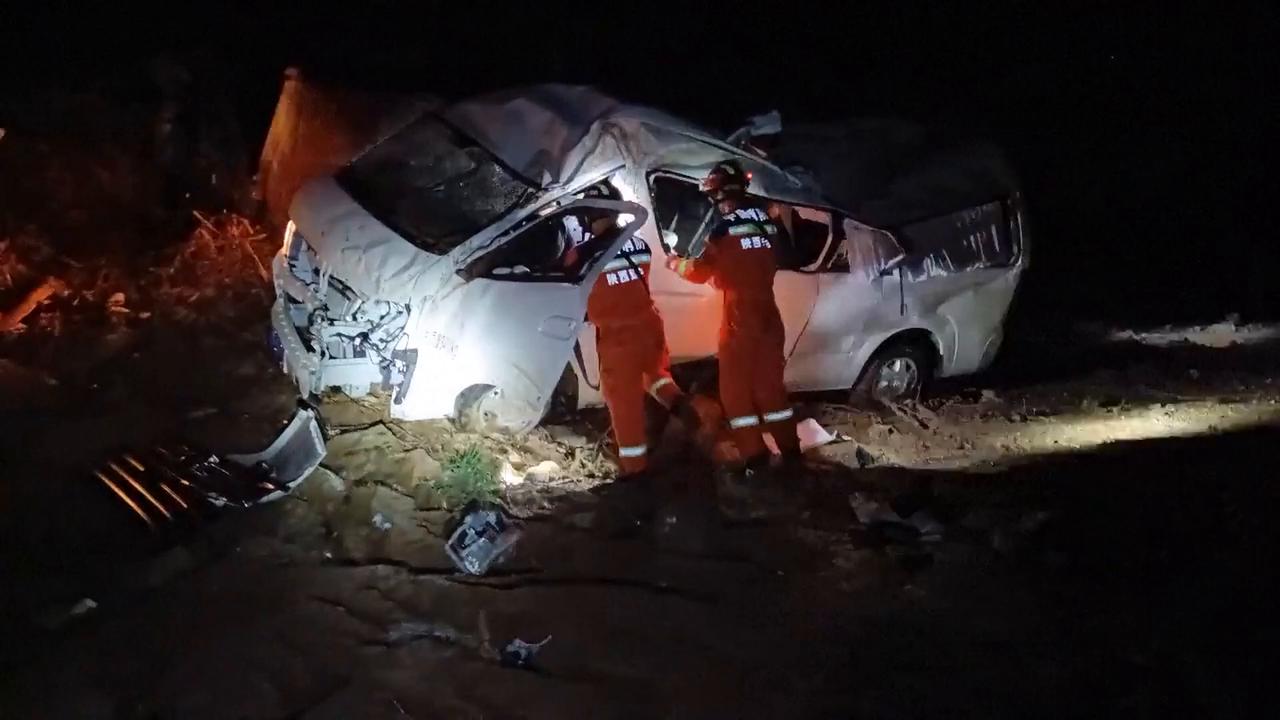 Video thumbnail for China: Emergency repairs ongoing after rain-triggered landslide strikes bridge in northwest China.