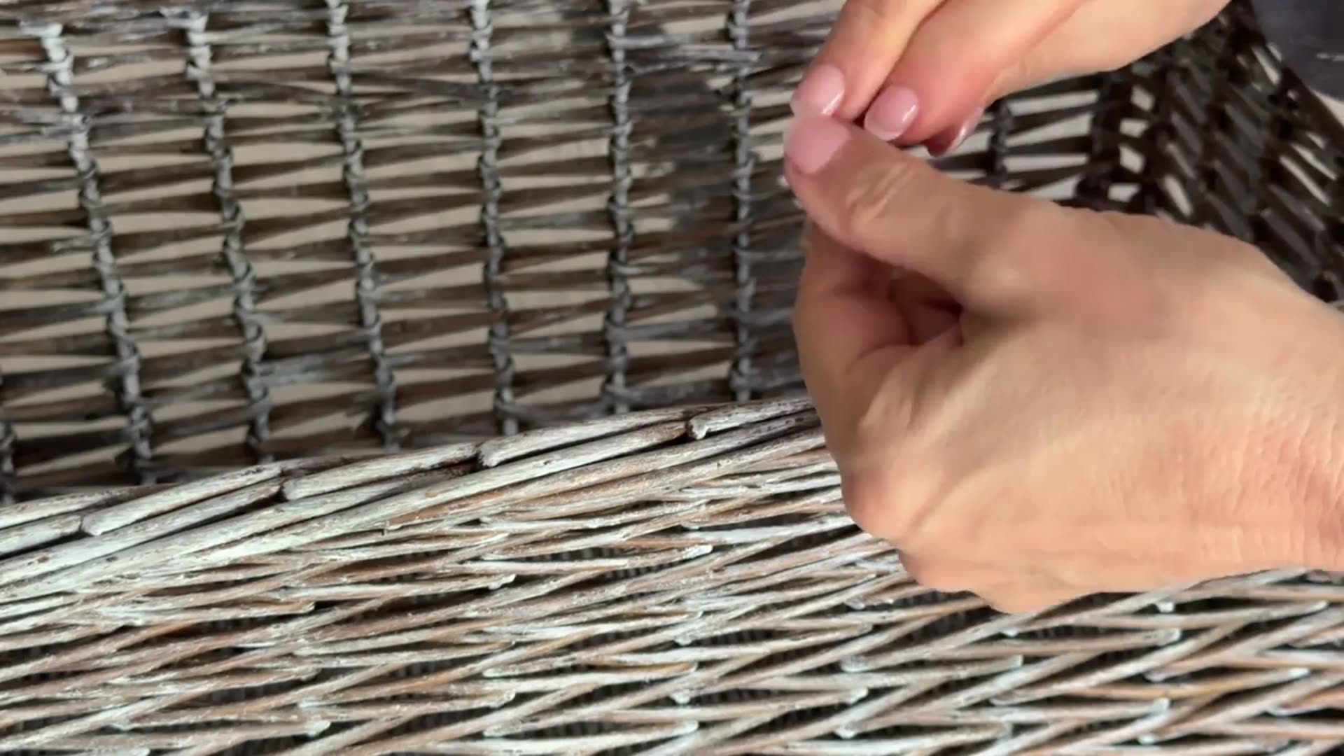 'Video thumbnail for Wrap a rope around a basket for this BRILLIANT kitchen idea!'