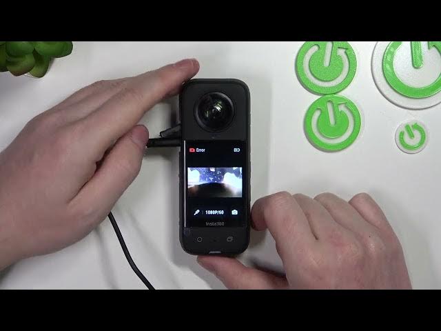 Video thumbnail for Insta 360 X3 - How To Lock & Unlock Screen