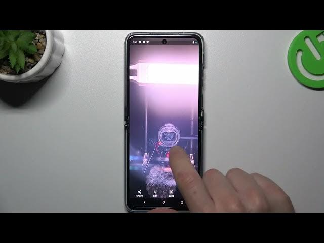 Video thumbnail for How to Change the Camera Aspect Ratio for Photos on MOTOROLA Razr 40 Ultra