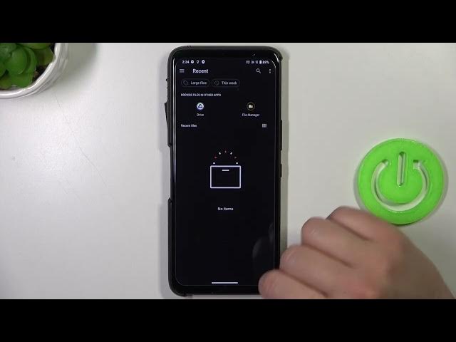 Video thumbnail for How to Assign a Ringtone to the Contact on ASUS ROG Phone 7