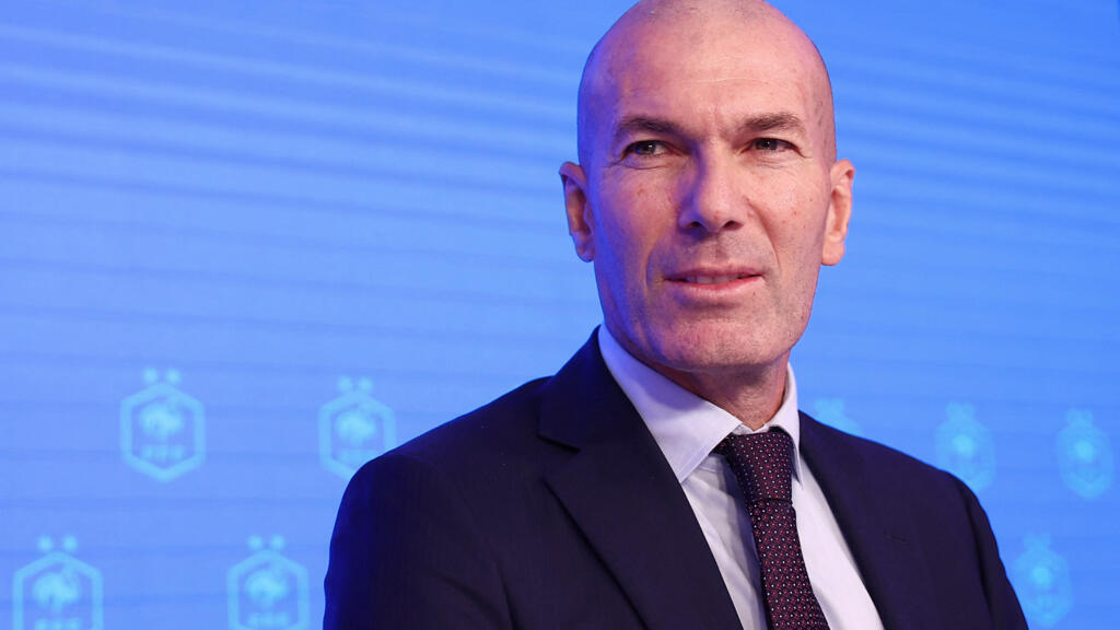 Video thumbnail for Replay: Zinedine Zidane appointed France's new football coach