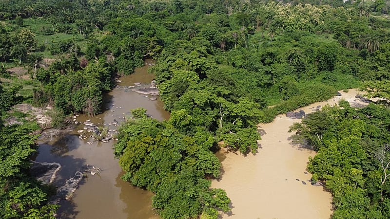 Video thumbnail for 26 dead and 14 missing after boat capsizes in northeastern Nigeria