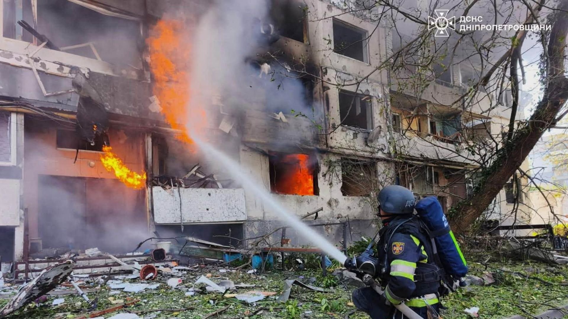 Video thumbnail for Russian strike on ship off Odesa kills 10 as Ukraine hits oil depot in Moscow