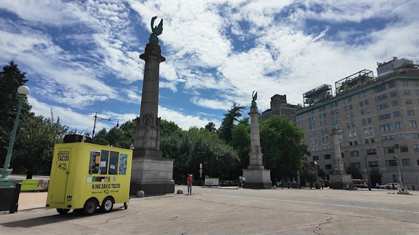 Video thumbnail for Free shuttle connects Domino Park and Prospect Park for 2 weeks