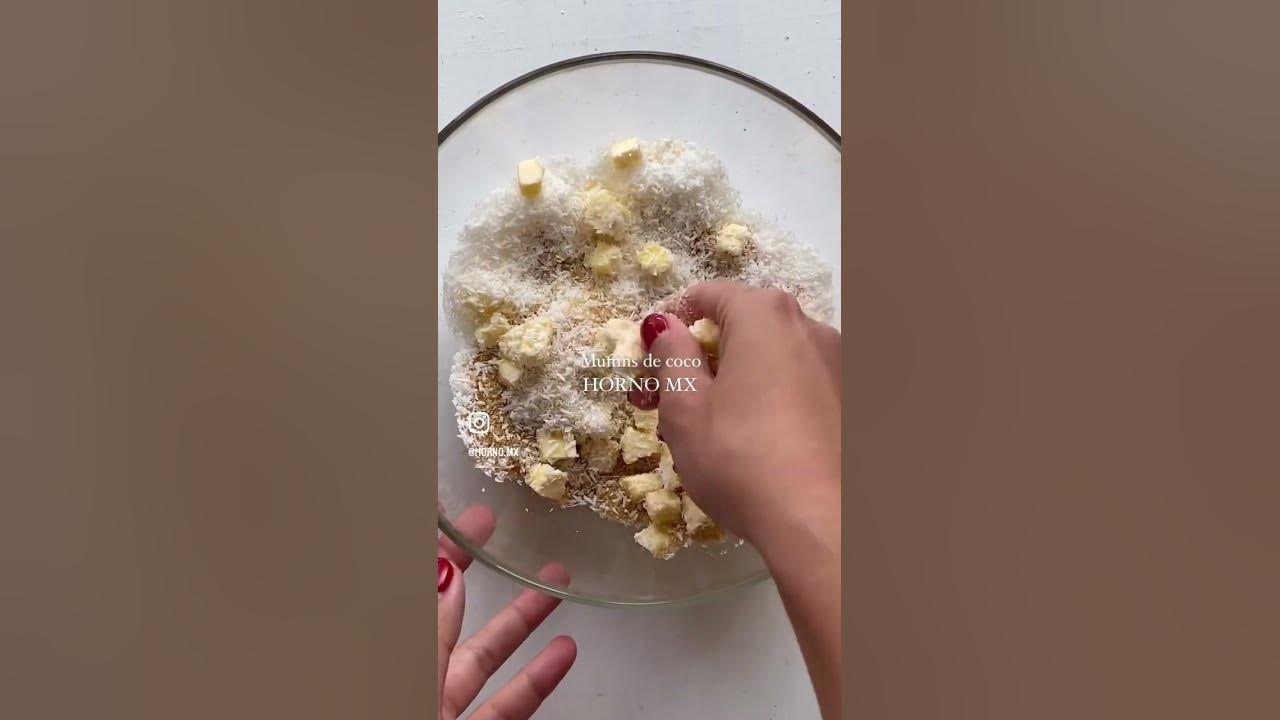 Video thumbnail for Muffins de coco Horno MX receta #shorts