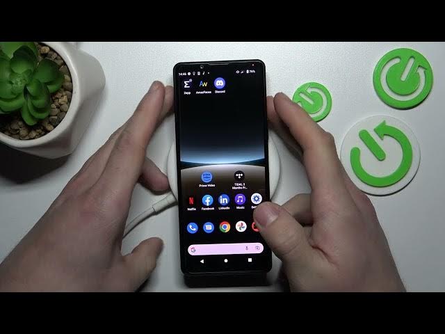 Video thumbnail for Does SONY XPERIA 5 IV Support Wireless Charging - Device Charging