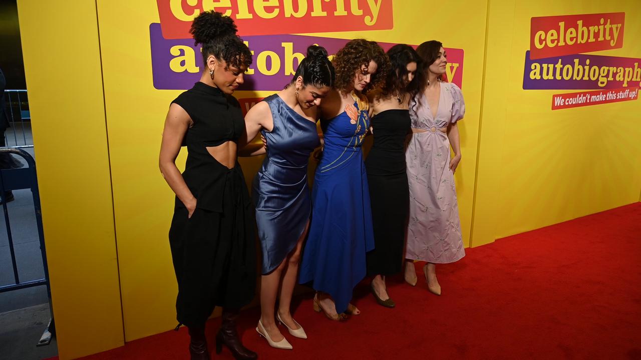 Video thumbnail for "NY: "Celebrity Autobiography" Broadway Opening Night�- Arrivals" 26.