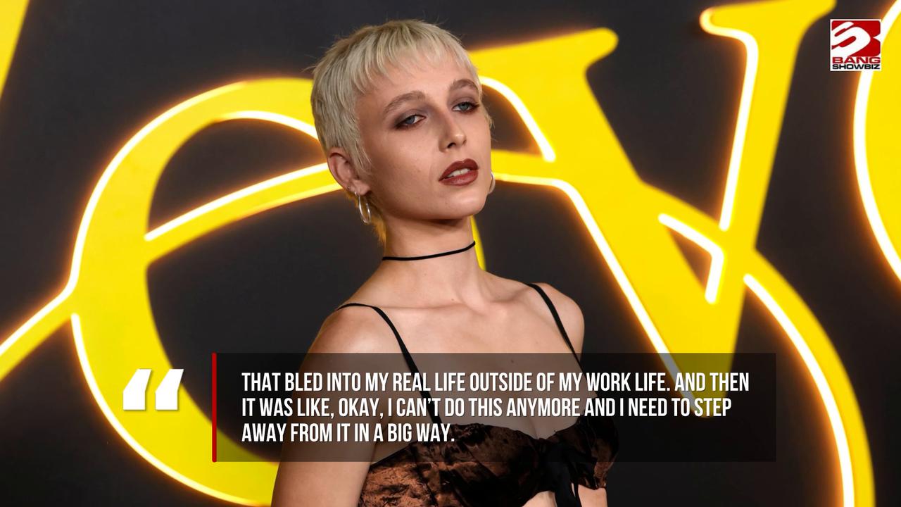 Video thumbnail for Emma Chamberlain felt 'depleted' by podcasting