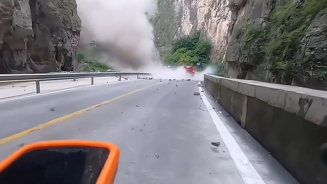 Video thumbnail for Rockfall Blocks Road in Heimaogou Grand Canyon, China