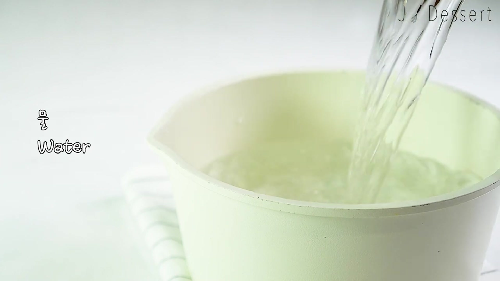 Video thumbnail for 여름음료 데코 예쁜 꽃얼음_ 플라워 아이스 볼 만들기 Flower Ice Ball __ 지니 Jiny(720P_HD)