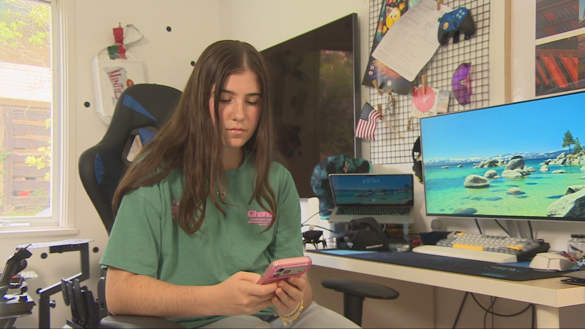 Video thumbnail for Australia's under-16 social media ban: Restrictions face scrutiny three months on