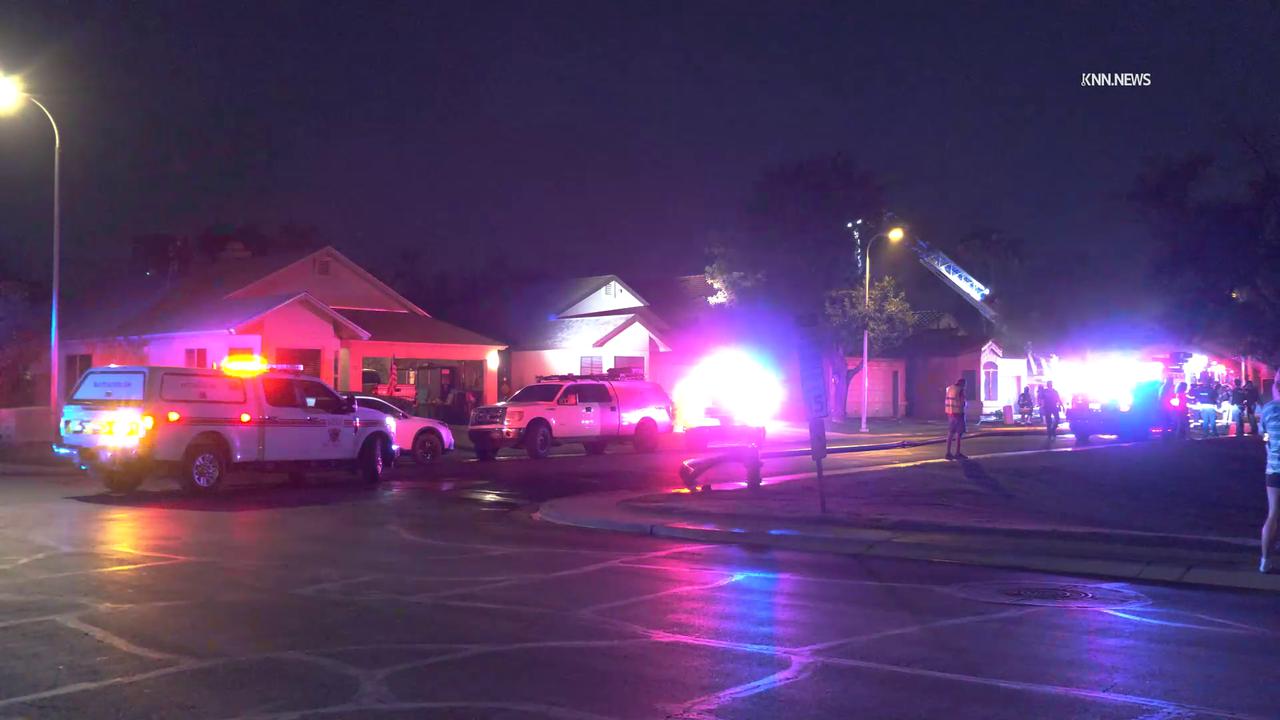 Video thumbnail for US, Phoenix: Mesa Southern Avenue Defensive House Fire.