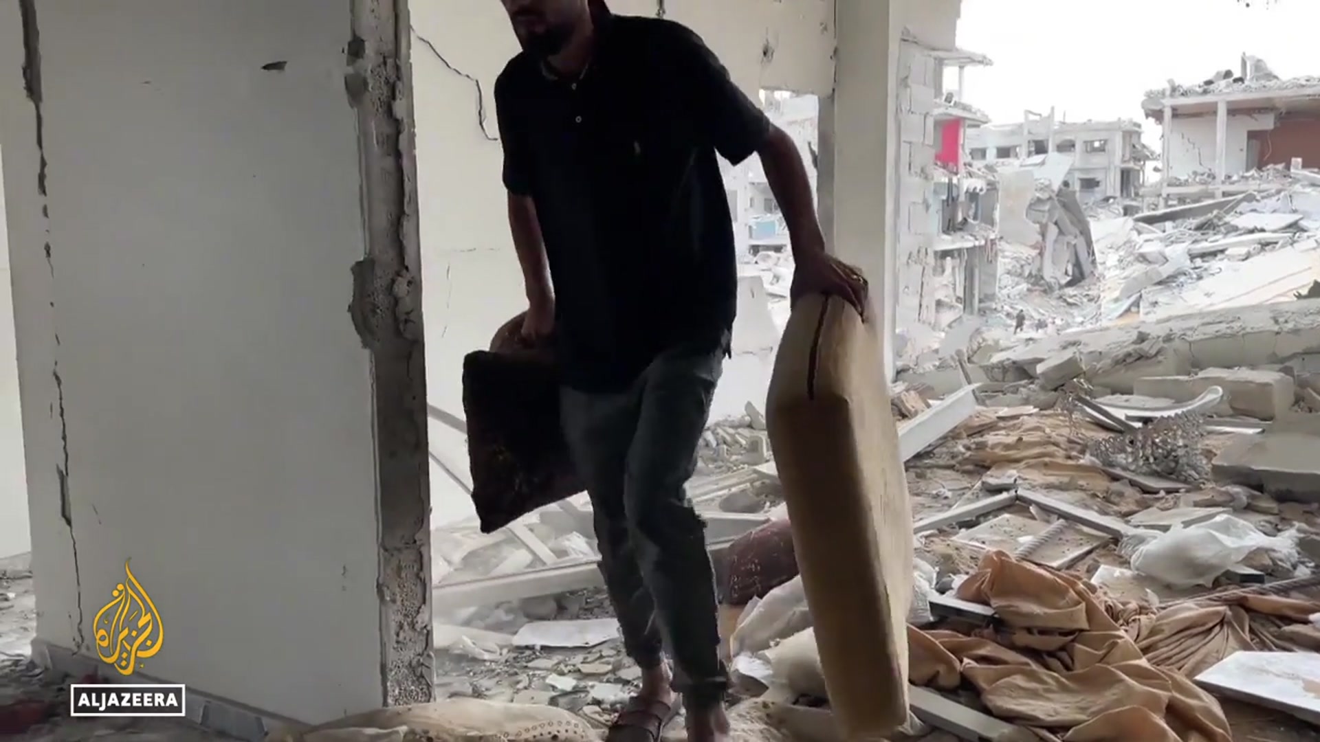'Video thumbnail for Funding an uncertain future: Palestinians sell belongings to afford displacement'
