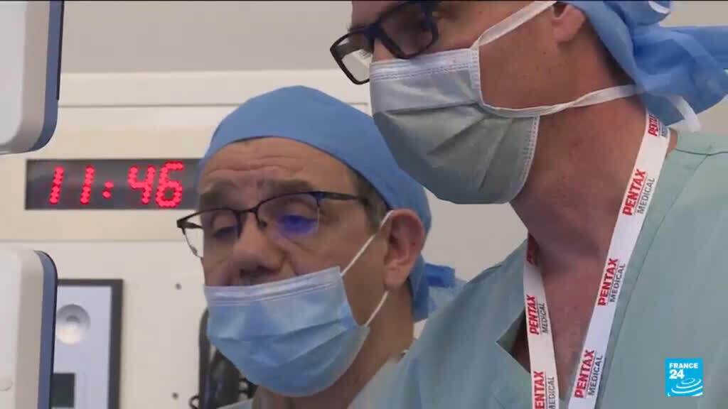 Video thumbnail for Experimental pancreatic cancer pill helps improve survival in late-stage study