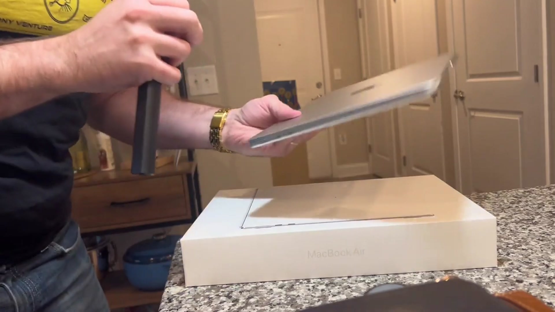 Video thumbnail for anthony venture: amex platinum card redemption HACKS! maximize points on macbook air, amazon, & gift cards