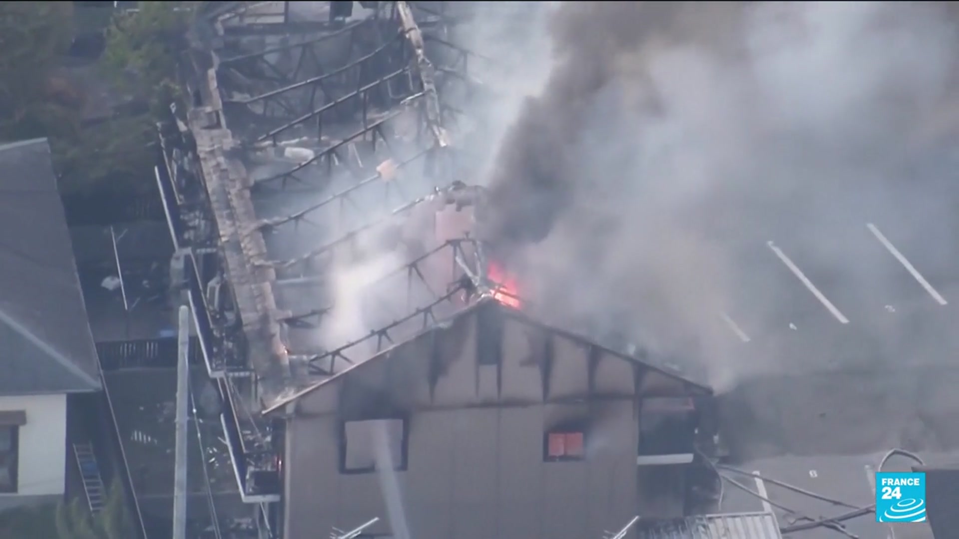 Video thumbnail for Japan hit by 7.1-magnitude earthquake
