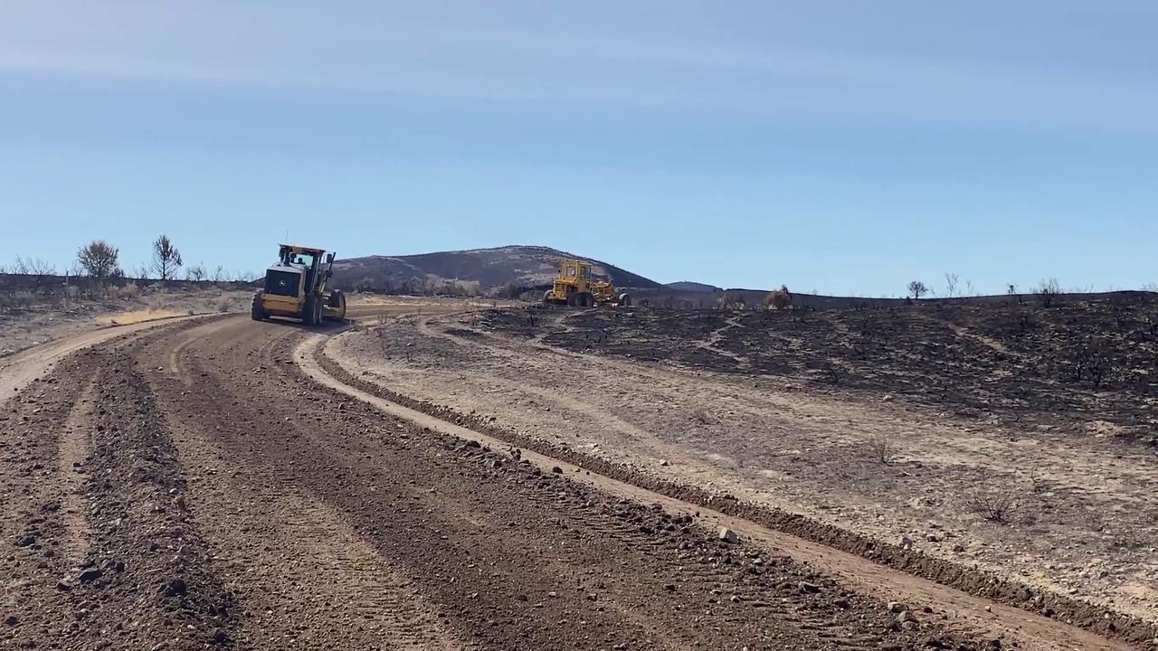 Video thumbnail for US: Oregon’s Largest Modern Wildfire Leaves Vast Hills Charred.