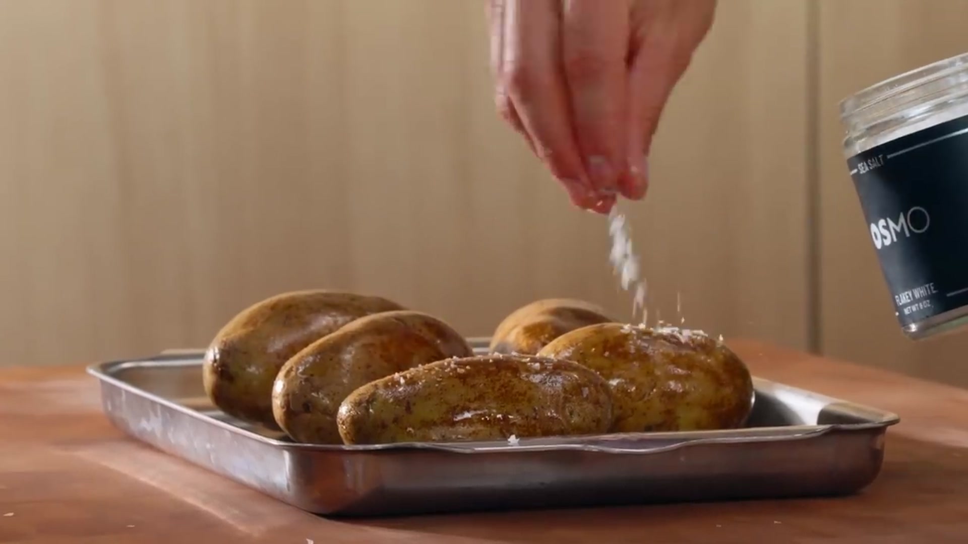 Video thumbnail for How Italians Make Real Gnocchi(720P_HD)