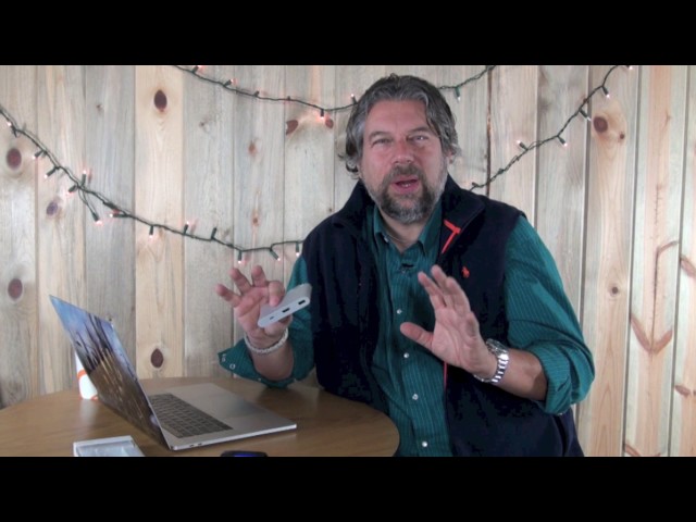 Video thumbnail for Moshi USB-C Multiport Adapter for Apple MacBook Pro Review