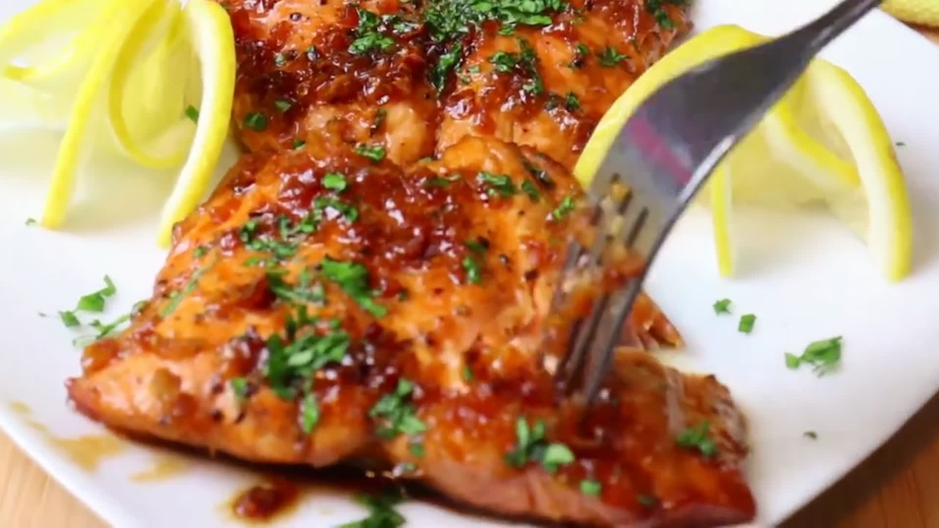 Video thumbnail for Best Salmon Recipe - Spicy Salmon