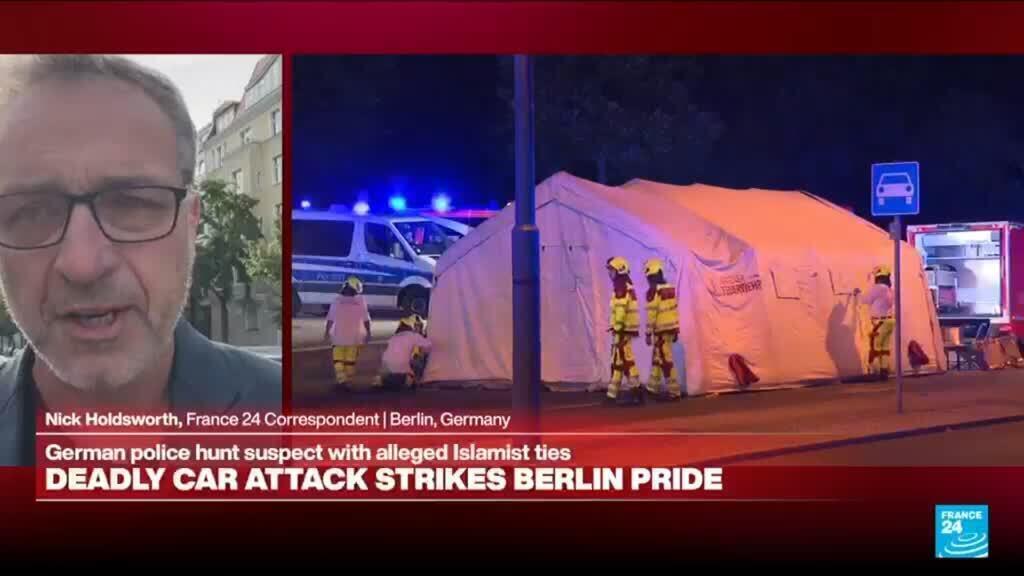 Video thumbnail for Manhunt continues after man drives vehicle into Berlin Pride event