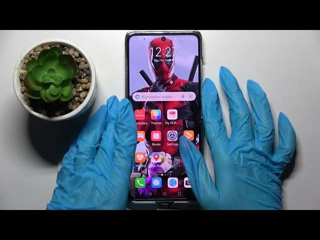 Video thumbnail for Open Screen Lock Settings and Set Up Face Recognition - HUAWEI P50 Pocket