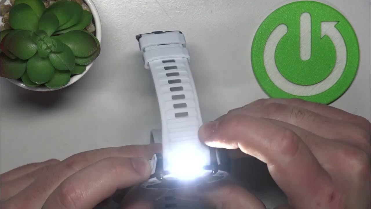 Video thumbnail for How to Turn on Flashlight on the Garmin Watch
