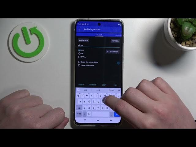 Video thumbnail for How To Pack Files into Rar & Zip Archives on MOTOROLA Edge 30 Fusion - RAR app