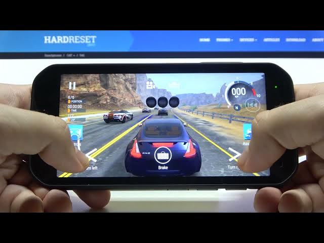 Video thumbnail for Gear Club Game Test on CAT S42 – Short Gameplay