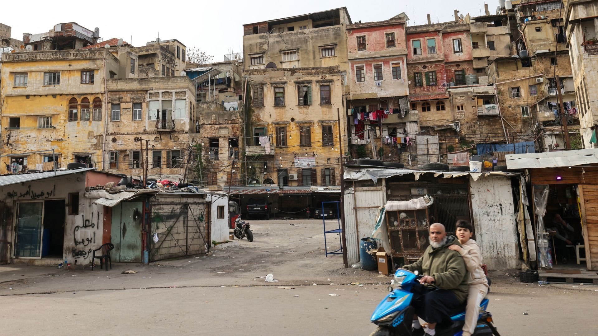Video thumbnail for Fear of building collapses haunts residents in Tripoli, Lebanon