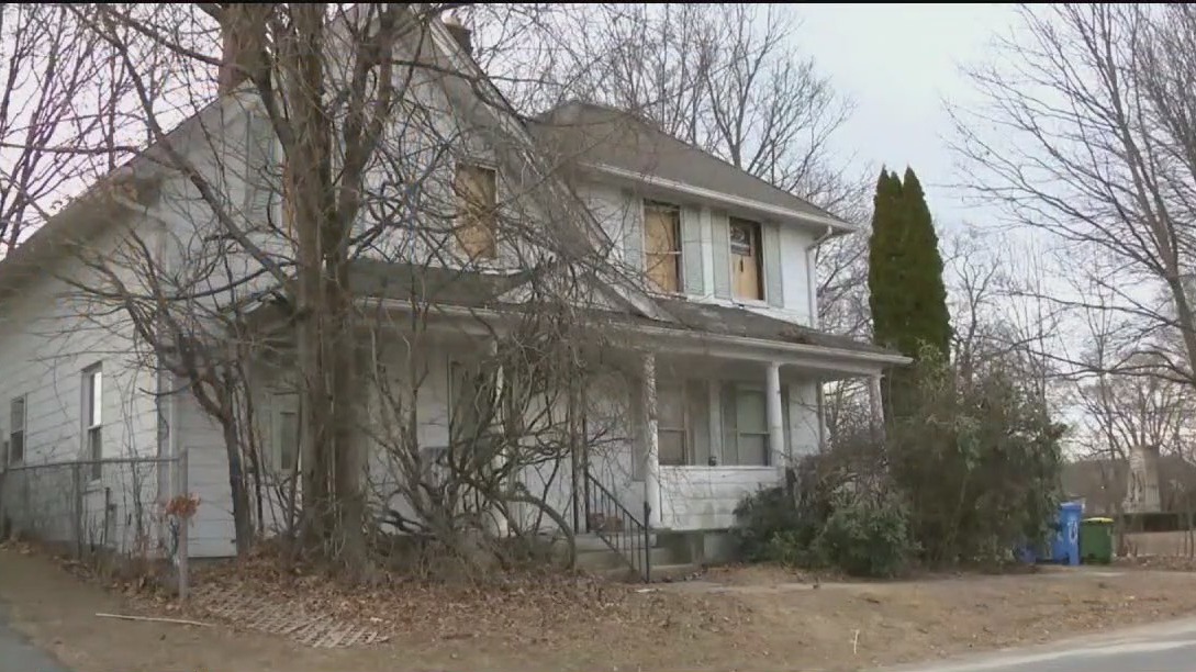 Video thumbnail for CT man held captive speaks publicly