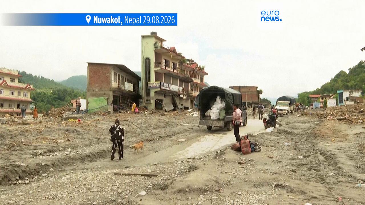 Video thumbnail for Number of missing in Nepal floods rises to nearly 3,000 as UNICEF says 17,000 children need aid