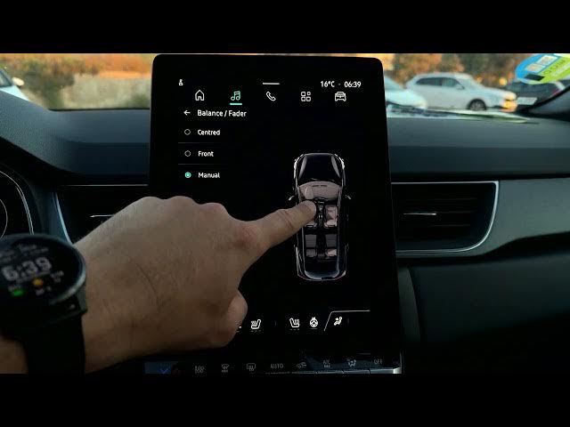 Video thumbnail for Renault Captur – How to Change Balance and Fader