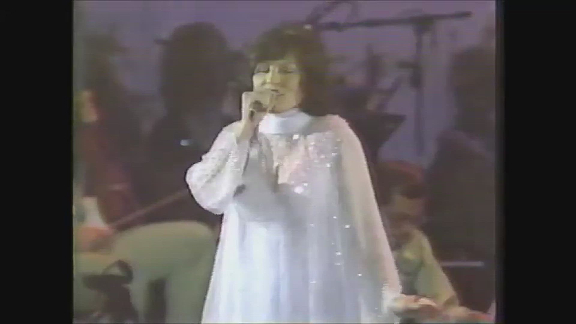 'Video thumbnail for Loretta Lynn - One's on the Way and The Pill 1985 '
