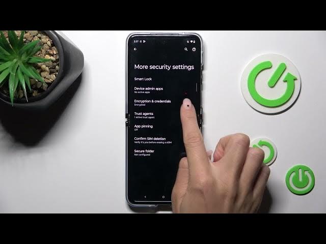Video thumbnail for How to Clear Credentials on MOTOROLA Razr 40 Ultra