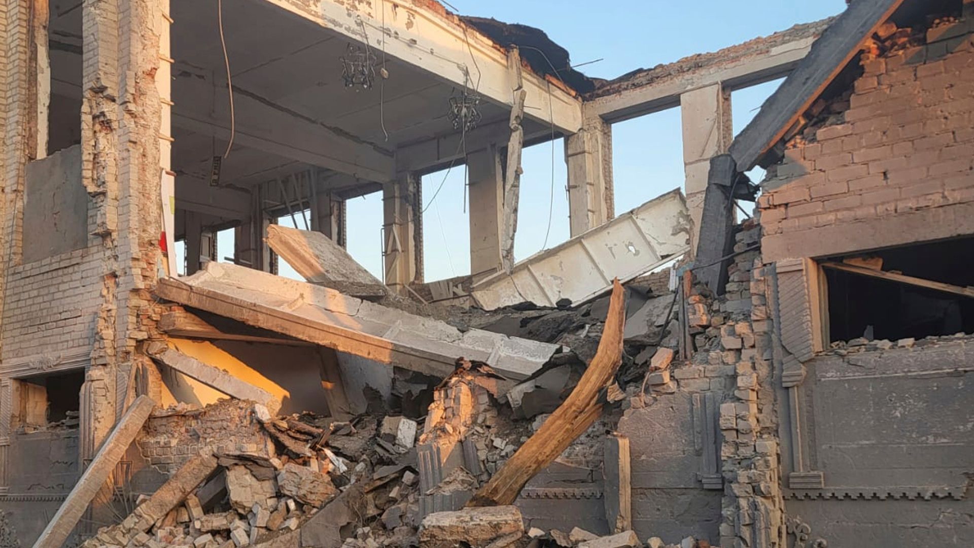 'Video thumbnail for Russia's overnight air strikes hit a prison in Ukraine's Zaporizhzhia, at least 17 killed'
